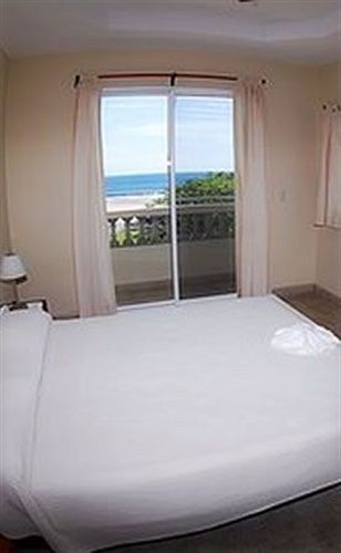 Hacienda Iguana Beach And Golf Resort Tola Exterior photo