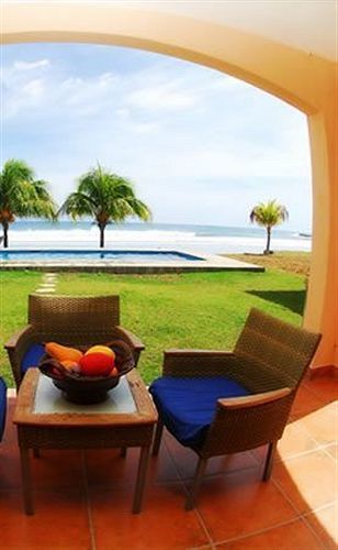 Hacienda Iguana Beach And Golf Resort Tola Exterior photo