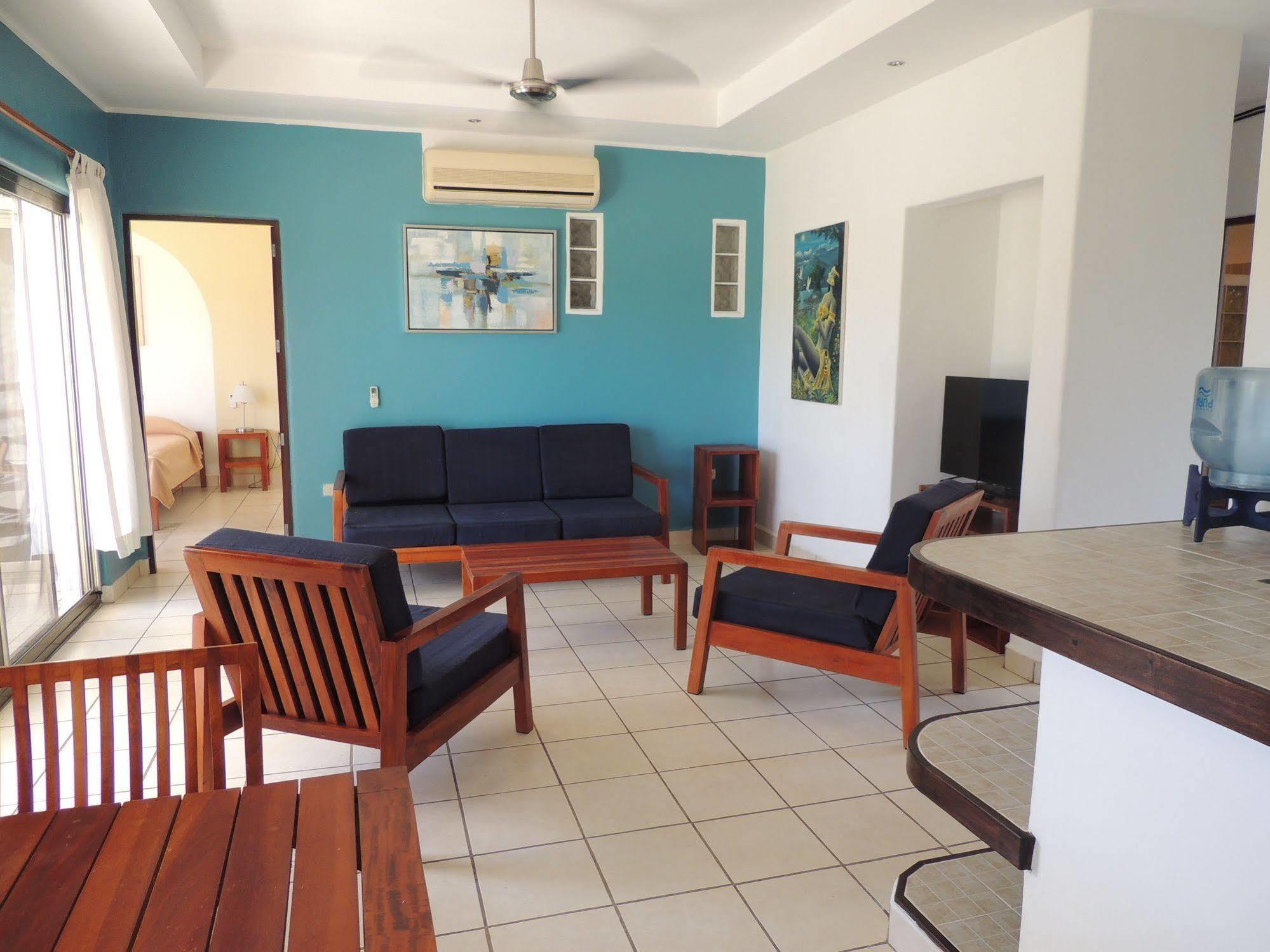 Hacienda Iguana Beach And Golf Resort Tola Exterior photo